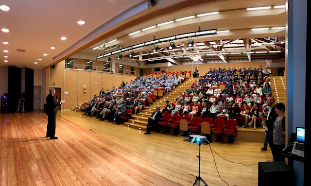 Un momento dell'apertura della festa dei vincitori dell'EcoQuiz